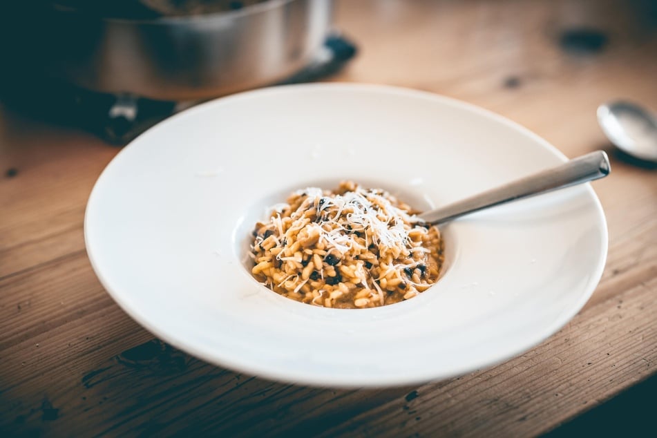 Are you up for a warm, creamy mushroom risotto? This recipe has you covered.