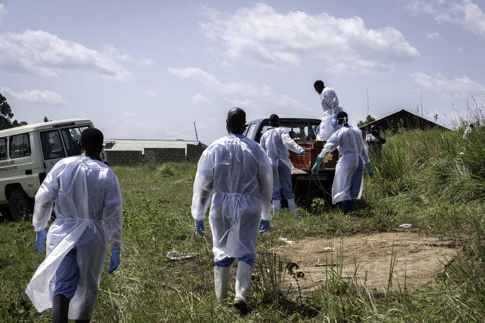 The Trump administration is planning to quarantine any citizens infected with Ebola in Kenya, rather than bring them back home for treatment in the US.