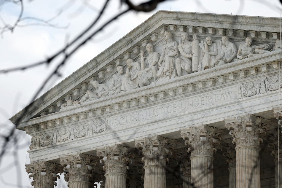 Supreme Court hears pivotal migrant asylum case as Trump admin seeks to reinstate "turnback policy"