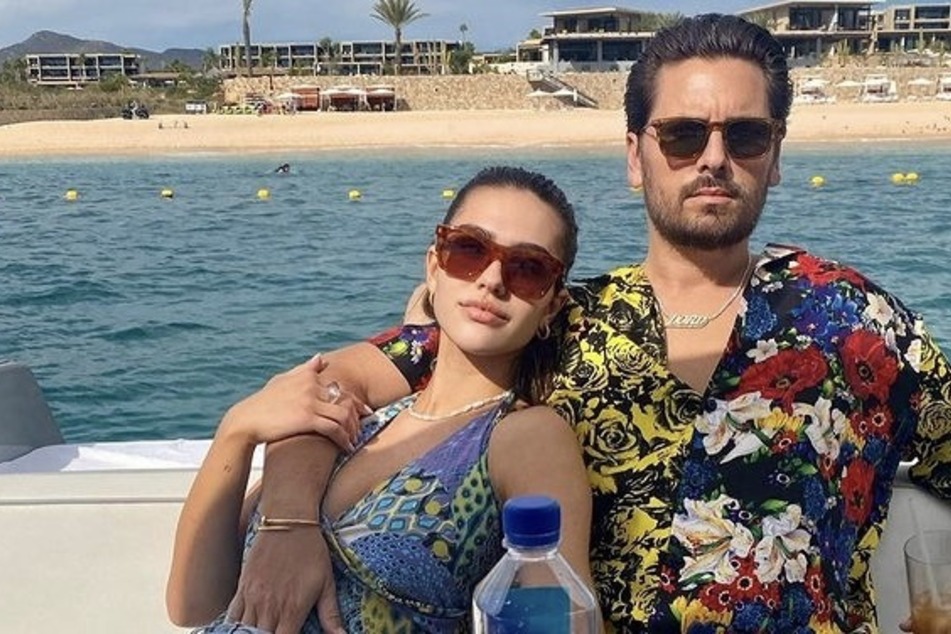 On Tuesday, news broke that Scott Disick (r) and Amelia Hamlin (l) have officially split.