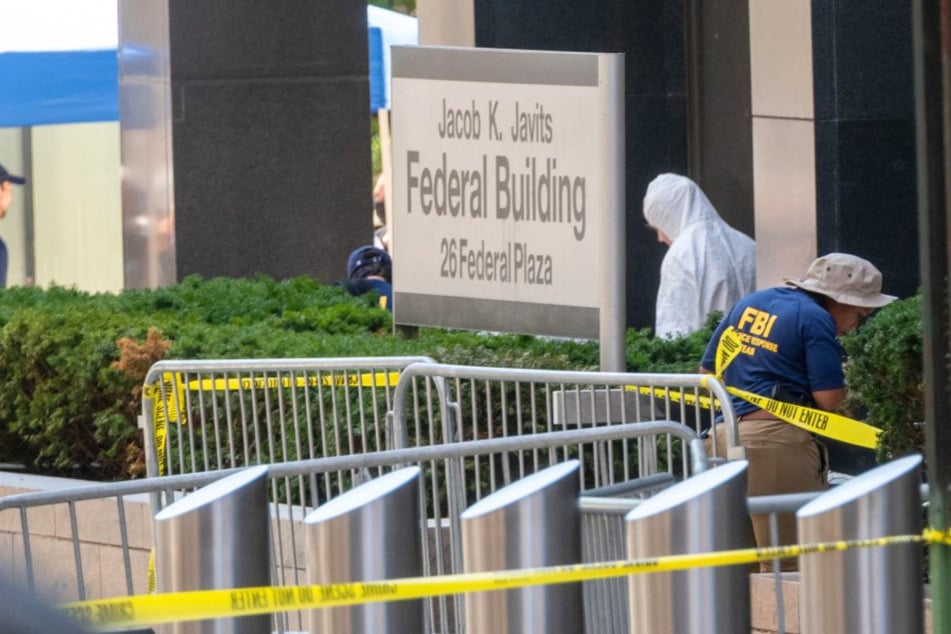 New York: Man arrested for setting fire outside ICE office