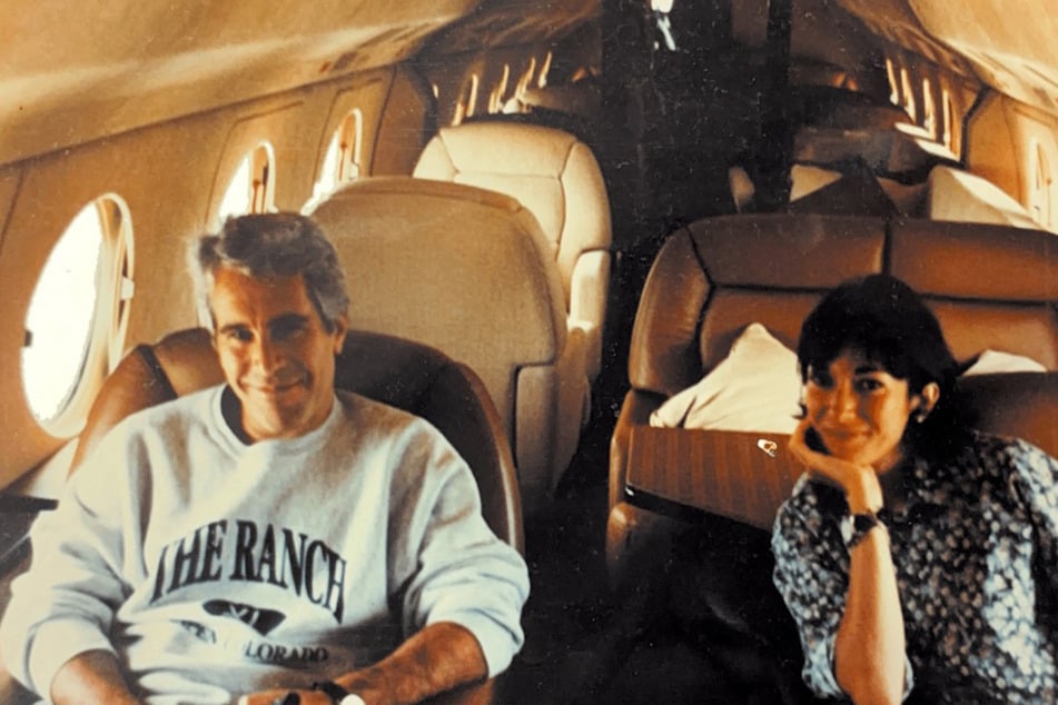 Ghislaine Maxwell (r.) is currently serving a 20-year prison sentence for trafficking underage girls for Epstein.