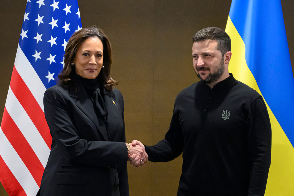 US Vice President Kamala Harris (l.) attended the summit for Ukraine in the place of President Joe Biden.