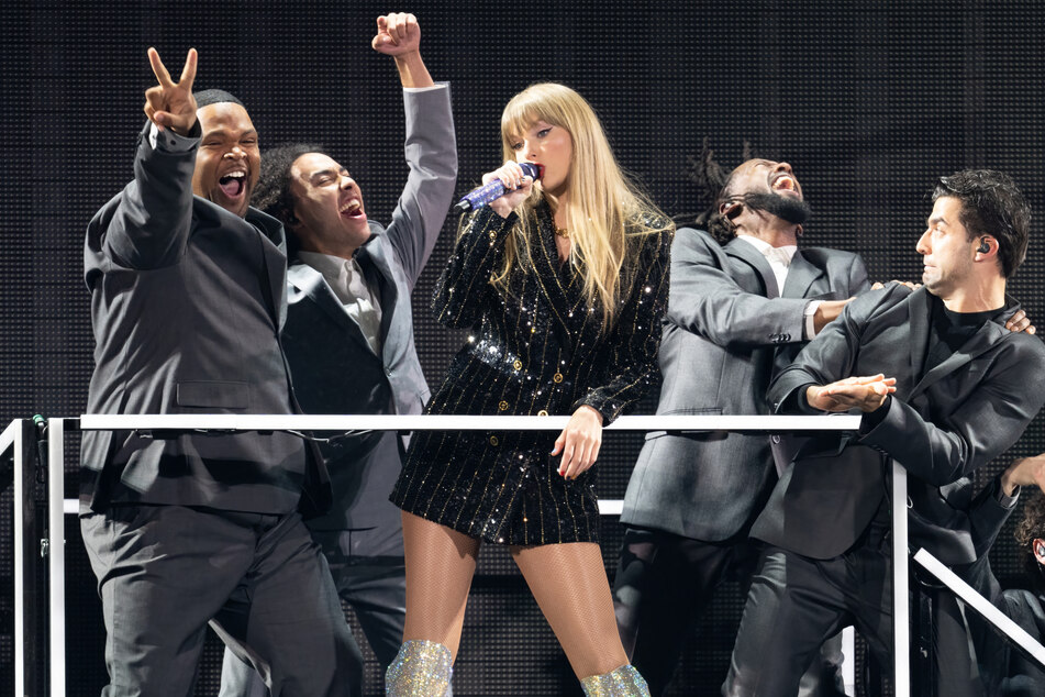 Taylor Swift fans are predicting she'll perform surprise songs with iconic bridges while performing in the City of Bridges.