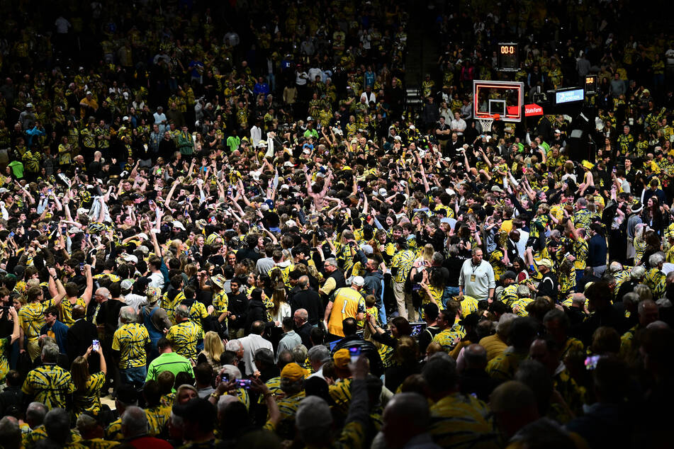 Duke coach demands NCAA crackdown on court-storming after Kyle Filipowski incident