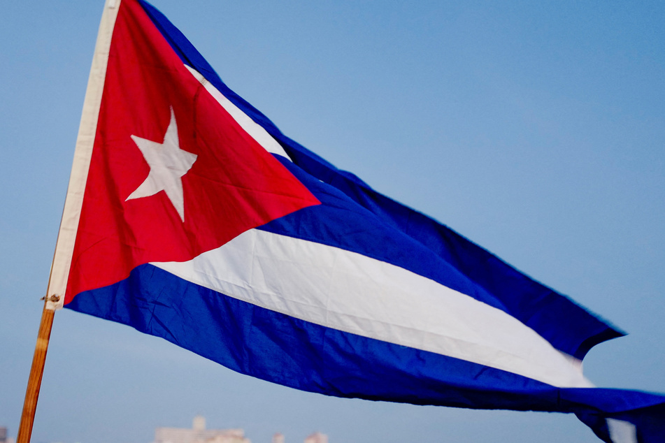 US pressures Cuba to cooperate with $100 million aid offer
