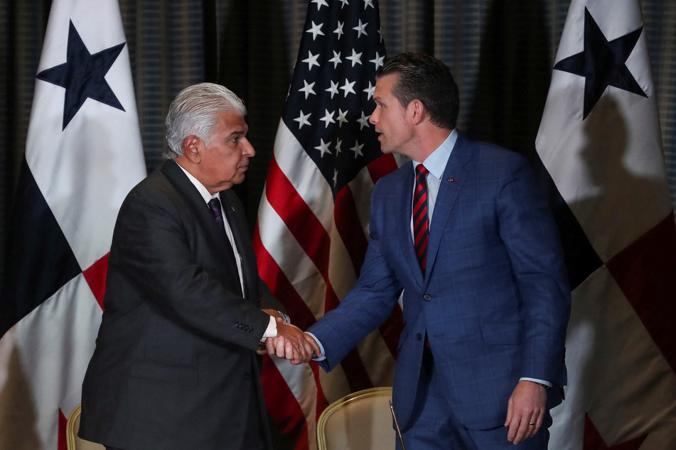 US Secretary of Defense Pete Hegseth (r.) shakes hands with Panama's President Jose Raul Mulino in Panama City on April 9, 2025.