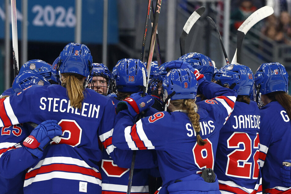 Winter Olympics: USA to face Canada in women's ice hockey final