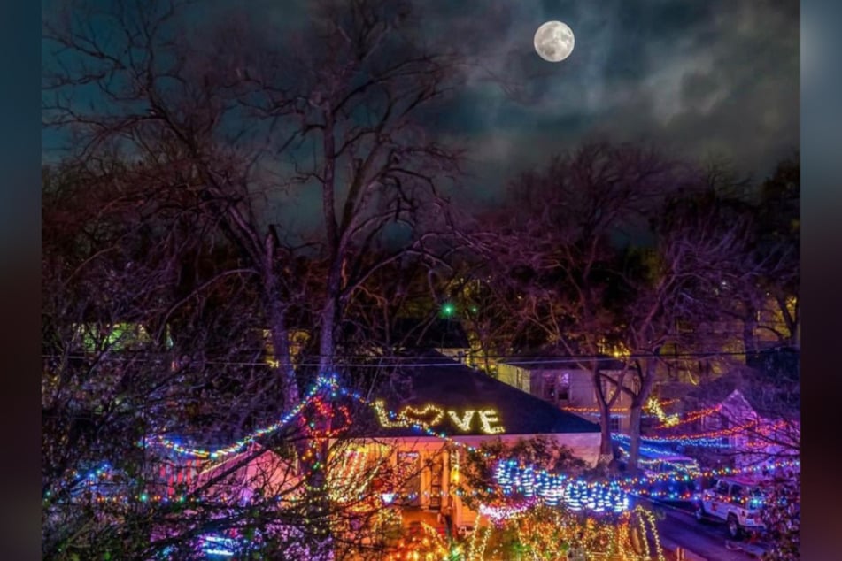 The 37th Street Christmas lights are back after a brief hiatus in 2020.