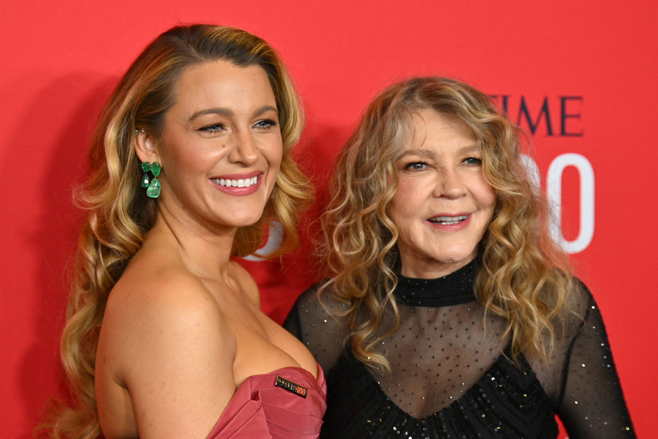 Blake Lively (l.) told a powerful story about her mom Willie Elaine McAlpin's resilience during Thursday's gala.