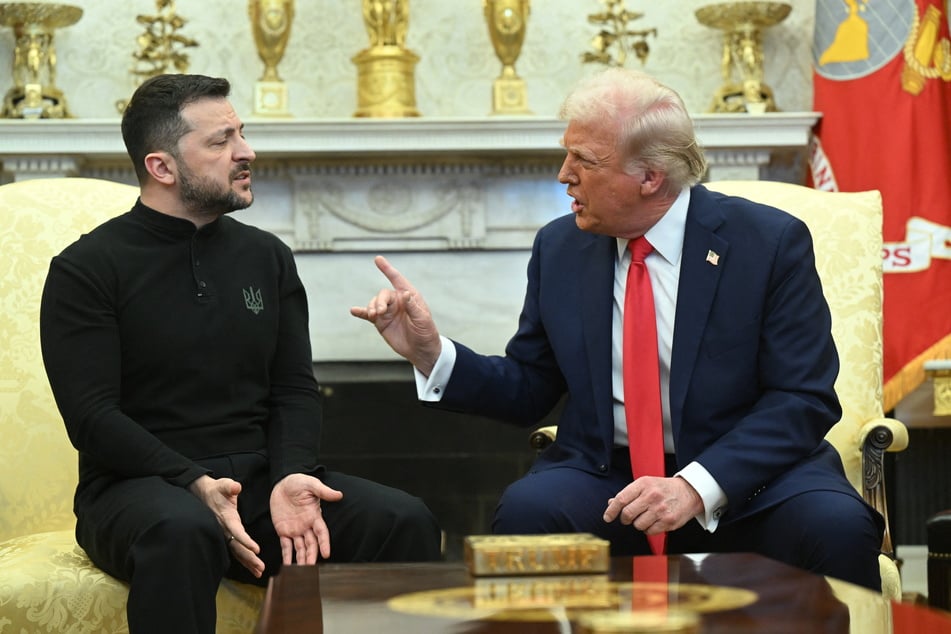 US President Donald Trump (r.) and Ukraine's President Volodymyr Zelensky (l.) meet in the Oval Office of the White House in Washington, DC, on Friday.