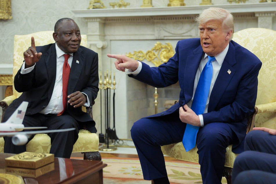 US curbs S. African visas alleging post-apartheid "race-based discrimination" against white people