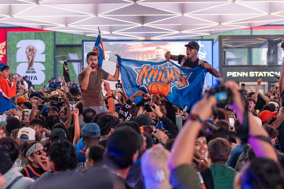 Many New York Knicks fans are reportedly getting team tattoos ahead of next week's NBA finals.