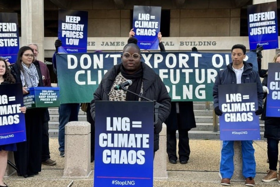 Roishetta Ozane speaks after delivering a petition against the LNG buildout in front of the US Department of Energy in Washington DC.