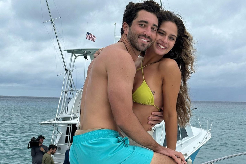 Kelsey (r.) admitted that she was in love with Joey during the pair's overnight date.