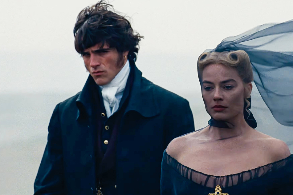 Wuthering Heights stars Jacob Elordi (l.) and Margot Robbie in its leading roles.