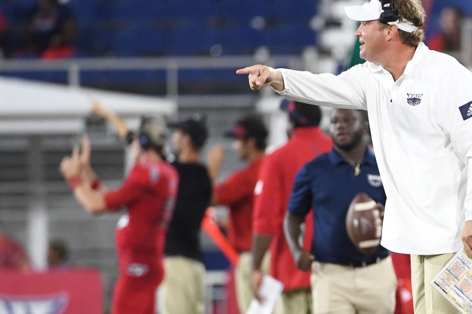 NCAA: Ole Miss "rebelling" against Covid-19 as entire football program is now fully vaccinated
