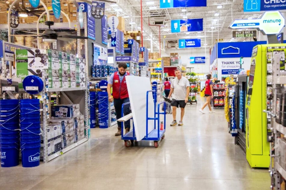 Smart shoppers are flocking to Lowe's on Thursday, October 1! These deals are the reason why