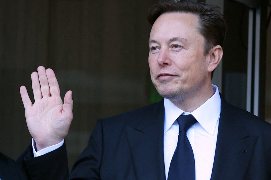 Musk makes big claim about Twitter finances in wide-ranging BBC interview