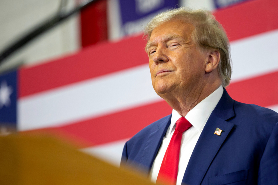 A gag order against Donald Trump in his New York civil fraud trial has been reinstated after a flood of online abuse.