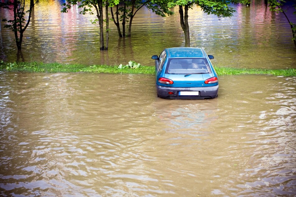 Hawaii in state of emergency after flooding wreaks havoc