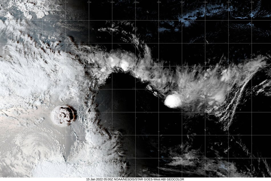 Tsunami alerts issued for West Coast after underwater volcanic eruption across the Pacific