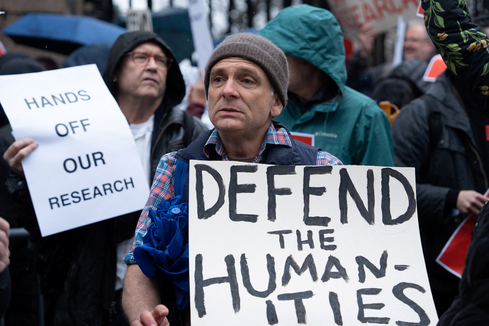 Columbia and Barnard faculty stage a protest and press conference to condemn the university’s concessions to the federal government and call for a defense of academic freedom and democracy in New York City.