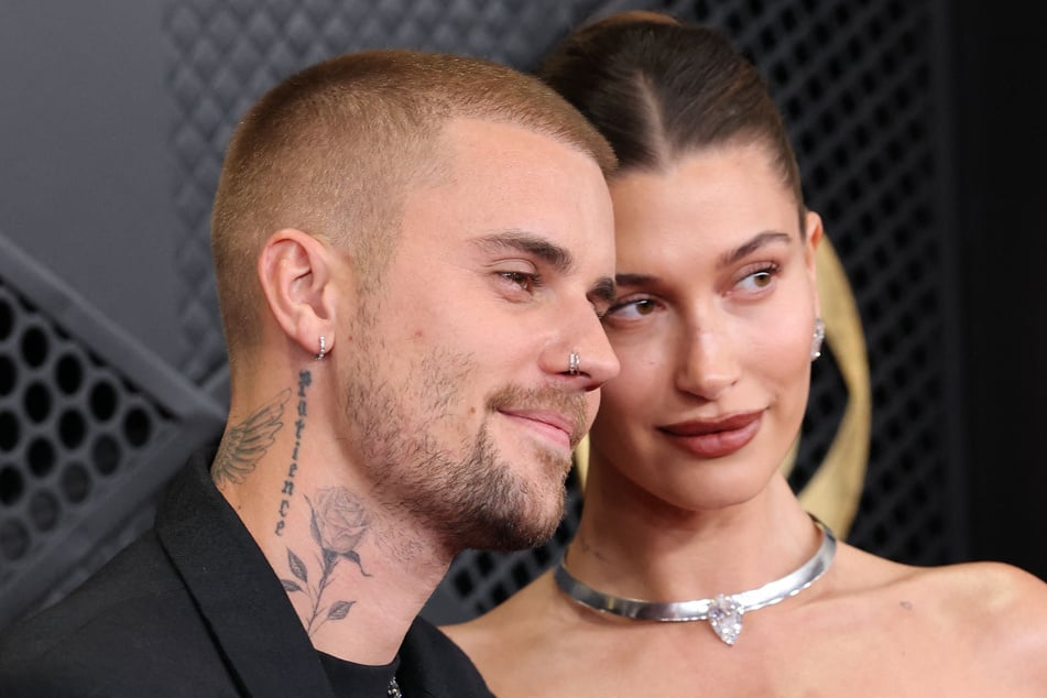 Justin and Hailey Bieber (r.) have been married since 2018.