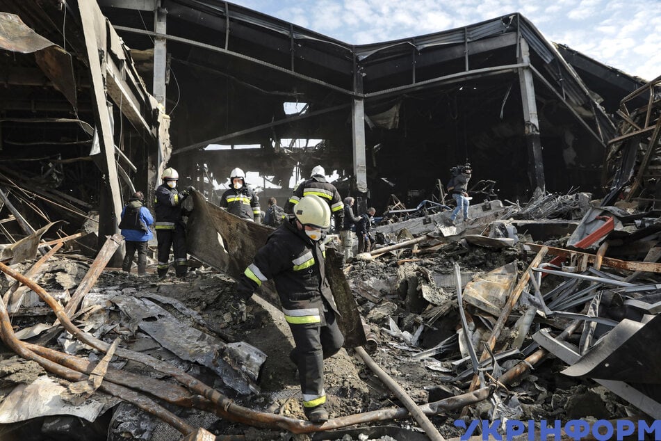 Ukraine war: Russia extends Mariupol ceasefire prospect as Biden pledges more Ukraine aid