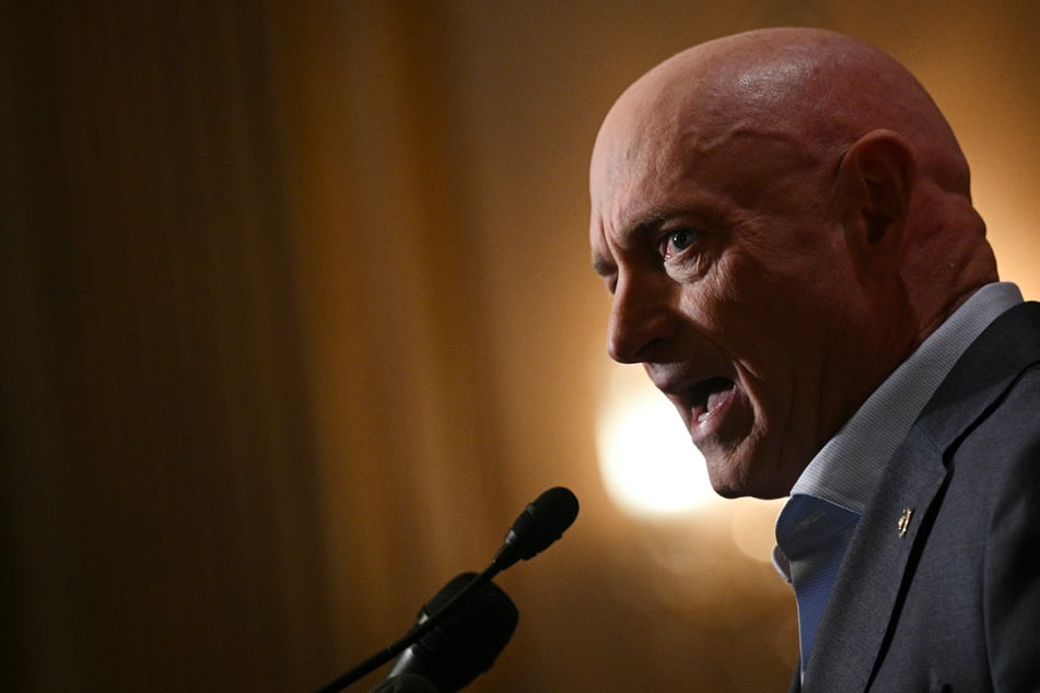 The Pentagon has moved to censure Senator Mark Kelly over a video he took part in that urged US military personal to refuse illegal orders.