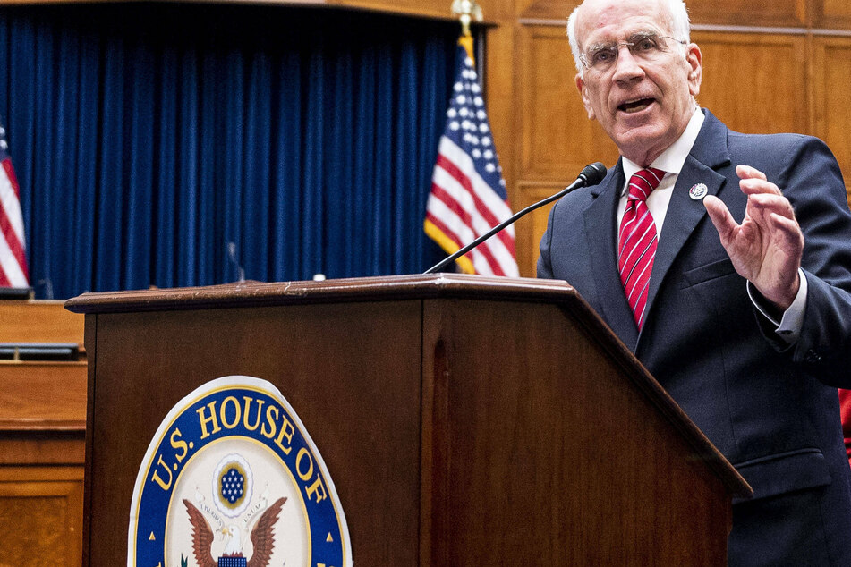 Rep. Peter Welch announced his intention to run for Patrick Leahy's Senate seat.