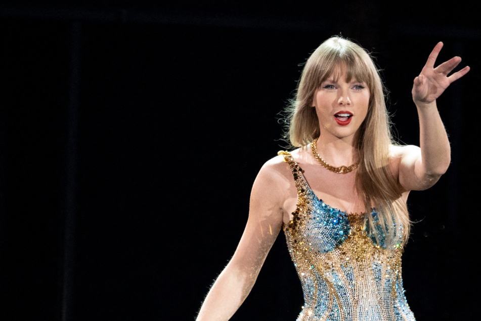 How to solve Taylor Swift's Year in Search puzzle on the new Google playground