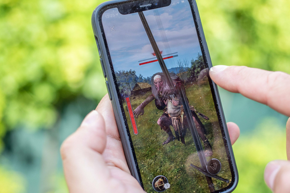 The Witcher: Monster Slayer brings magic and fantasy to a walk around the neighborhood