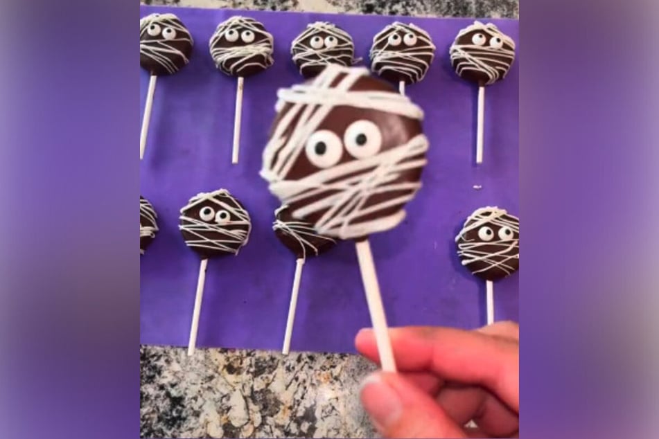 TikToker @seasonallysweet shared this innovative spin on the classic cookies with simple ingredients.