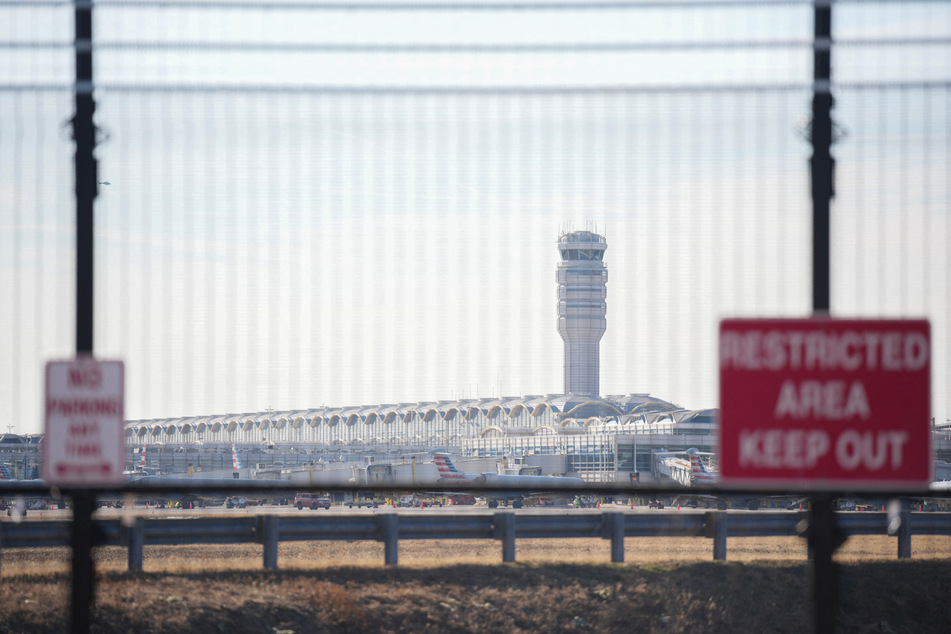 Deadly DC crash investigation reveals staffing issues in air traffic control tower