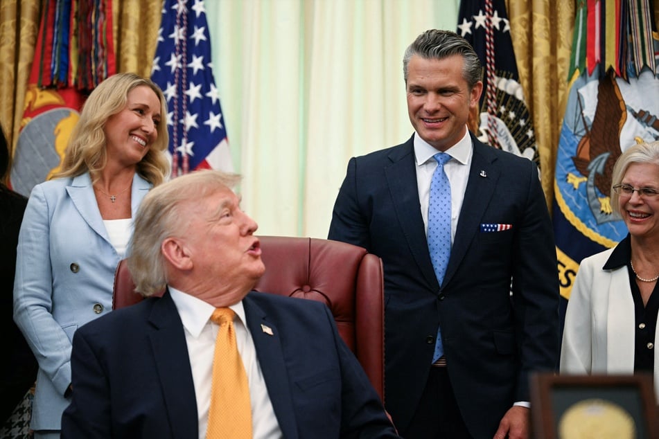 President Donald Trump (l) and Defense Secretary Pete Hegseth's (r) Pentagon is investing $400 million into an Australian scandium mine.