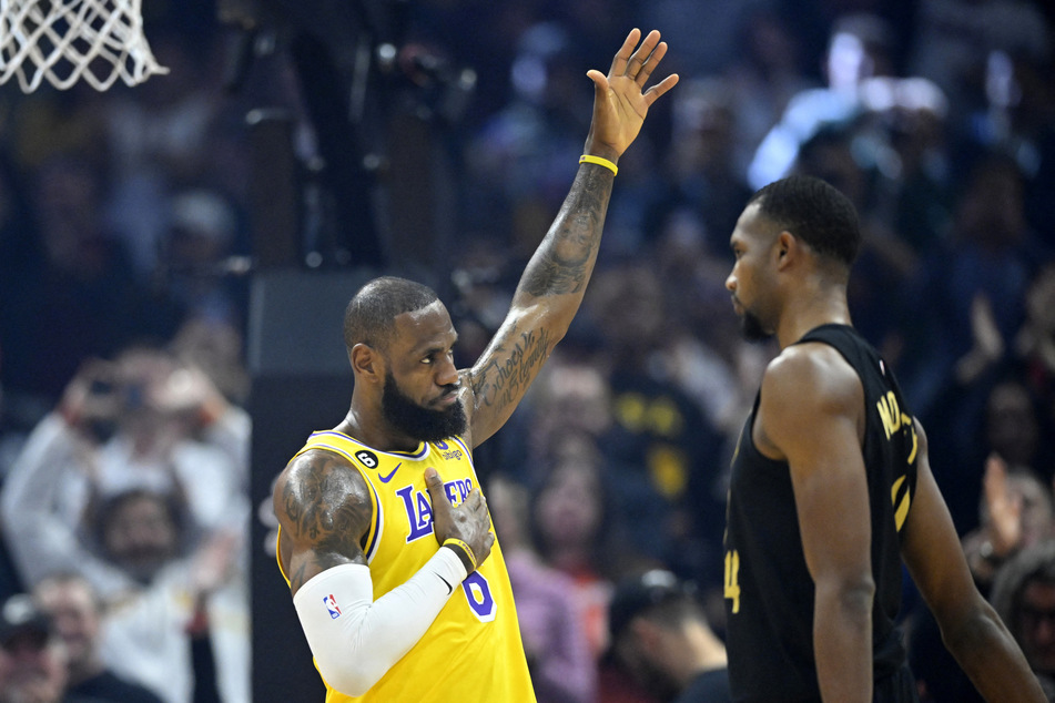 NBA roundup: Cavs earn rare win over Lakers, Heat humiliated at home