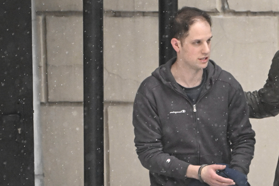 Russian court extends US journalist's pre-trial detention