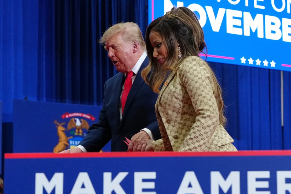 The Starships singer promised to support the president "forever and ever" – even for an illegal third term in the Oval Office.