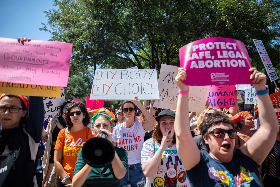Texas bill allowing private citizens to sue over abortion pills heads to Abbott's desk