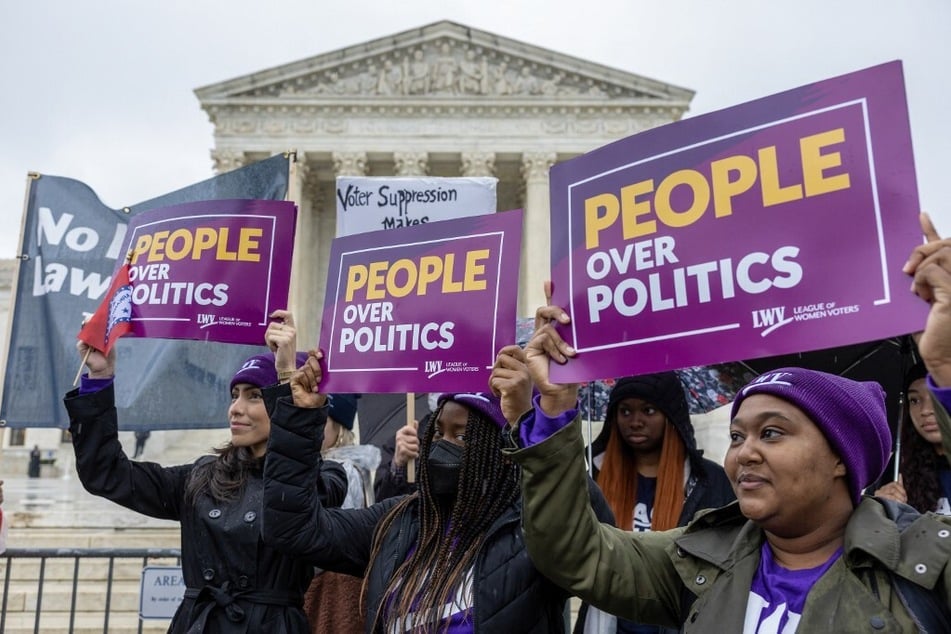 Supreme Court deals huge blow to independent state legislature theory