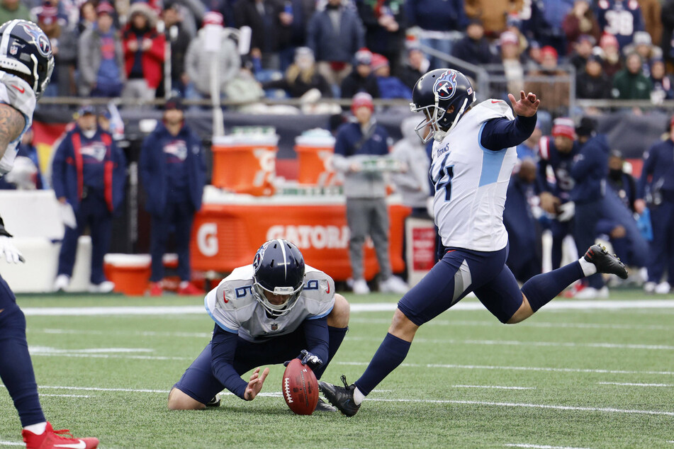 NFL: Niners fall short as Titans kick their way to last-second win at home