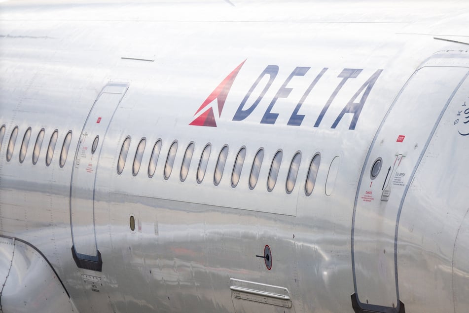 Baby on board: Woman gives birth on cross-country flight shortly before landing