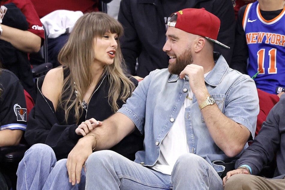Taylor Swift (l) and Travis Kelce (r) heighten wedding chatter with their latest New York weekend.