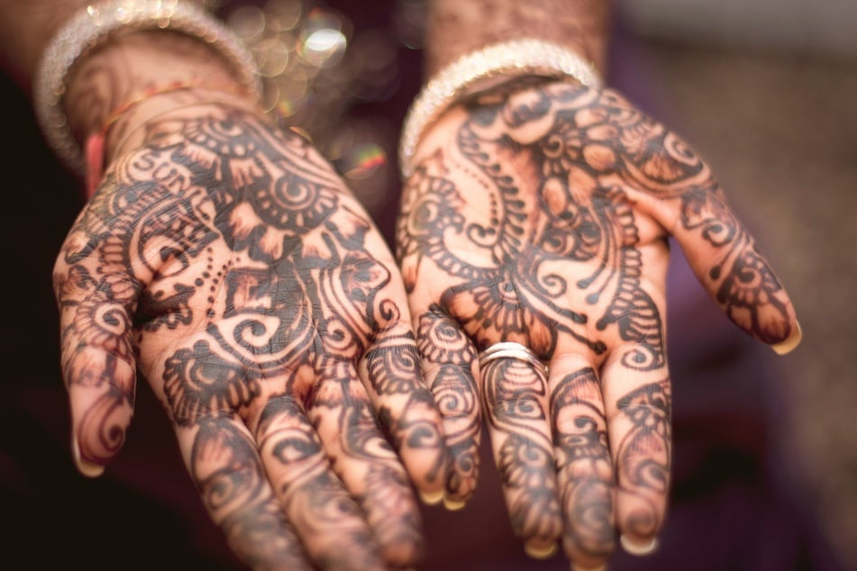 Mom raises alarm after son has horrific henna tattoo reaction in Bali
