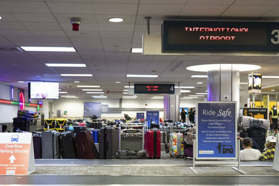 Chicago woman accused of faking bomb threat after missing Florida flight