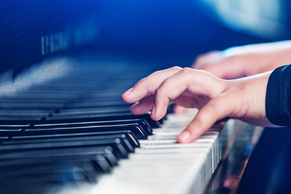 Playing music in childhood is found to have sweet results down the road