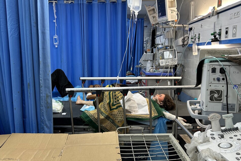 Gaza communications down again as Israel searches Al-Shifa hospital