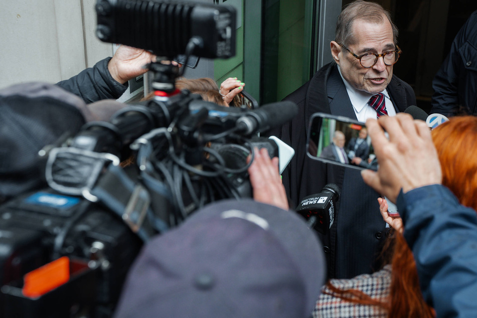 Rep. Jerry Nadler's aide handcuffed while observing agents brutally detaining migrants