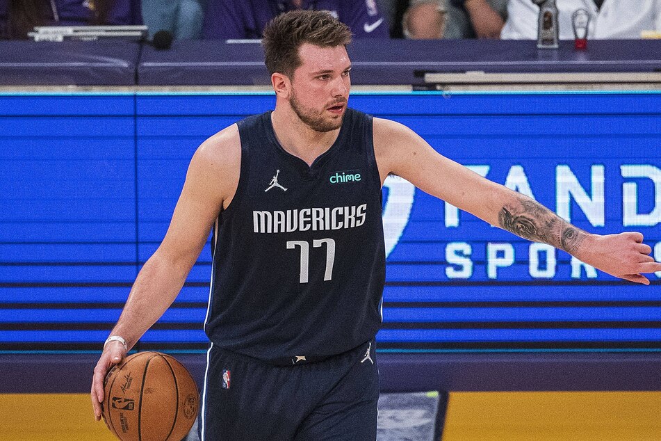 Mavs guard Luka Doncic scored a game-high 41 points against the Warriors on Thursday night.
